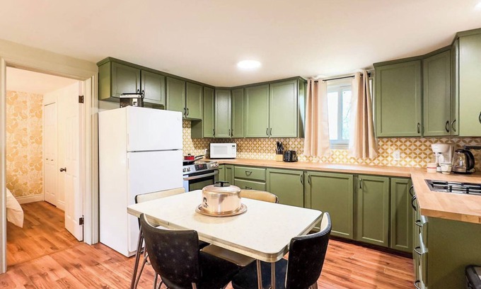 Point Clark Cottage | Keepers Cottages - 2 Cottages, One Perfect Getaway