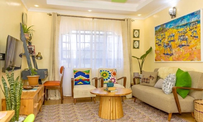 Nanyuki House | Kenai Stay- artsy 1 bedroom house with private parking