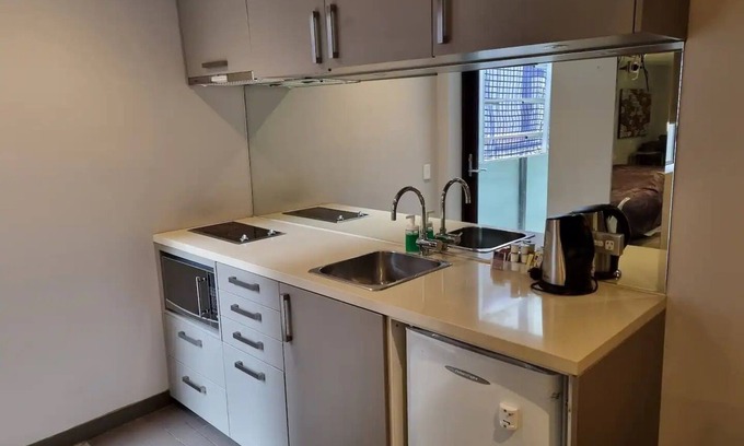 Kew Apartment | Kew Comfy Studio - free parking