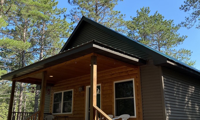 Lake Linden Cottage | Keweenaw Hideaway Cabin on Rice Lake, very near Lake Superiornwith RV options