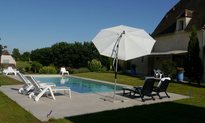 Saint-Martin-de-Gurson House | Kidsproof holiday home with private heated pool