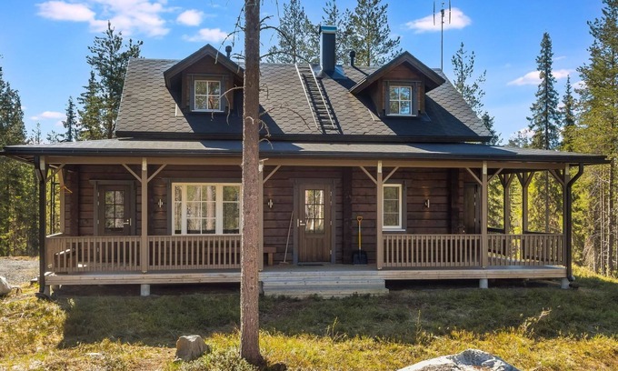 Kuusamo House | Kiehtäjän Kuohu by Interhome