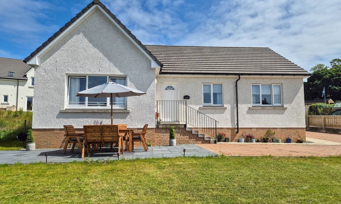 Lochgilphead Cottage | Kilin - sleeps 6 guests in 3 bedrooms