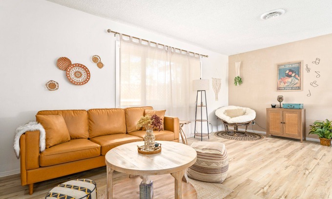 Yucca Valley House | King Beds*Central AC*BBQ Grill*Fire-pit*Hammock