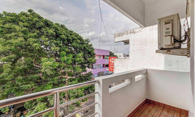 Chromepet Hotel | King's Court by Blessings Hospitality