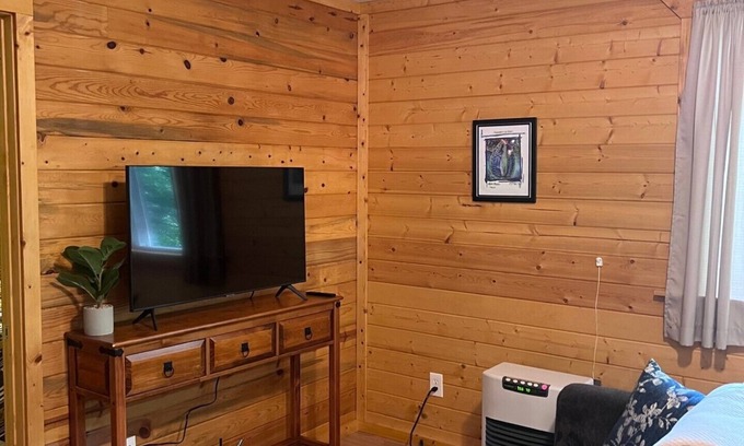 Cooper Landing Cabin | King Salmon Cabin - Cute Family Cabin at Eagle Landing Resort
