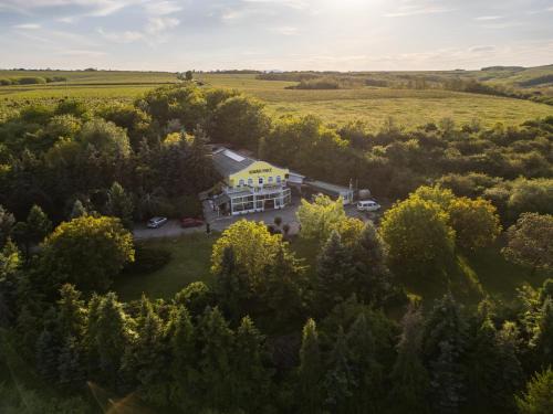 Egerszalok Bed & Breakfast | Kohári Vendégház és Pince