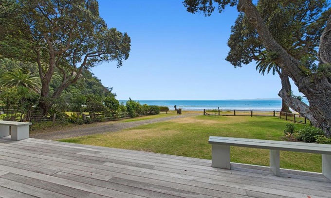 Ohope House | Kohi Point - Ohope Beachfront Holiday Home