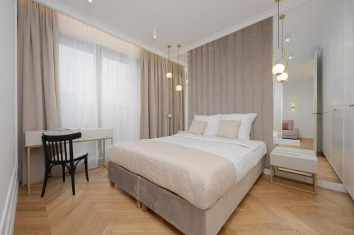 Wola Apartment | Kolejowa by Solarento