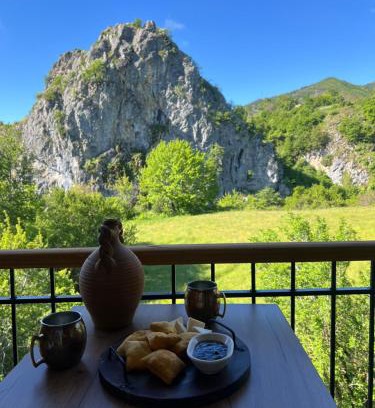 Korce House | Konaku Kapedani