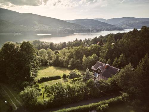 Miedzybrodzie Zywieckie Villa | Konkelówka- Beskidy, willa z ogrodem i sauną, Góra Żar i jezioro