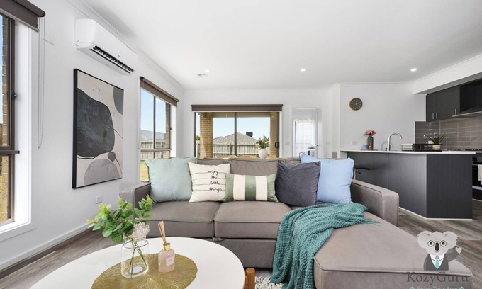 Pakenham House | KozyGuru | Pakenham | Comfortable 4-Bedroom House