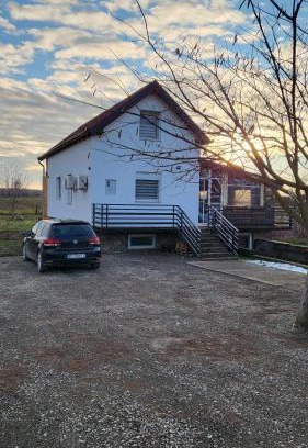 Vukovar House | Kuća za odmor JELENA