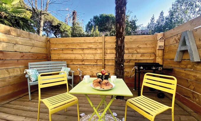 Ramonville-Saint-Agne Apartment | L'annexe du Midi & its terrace- Ramonville