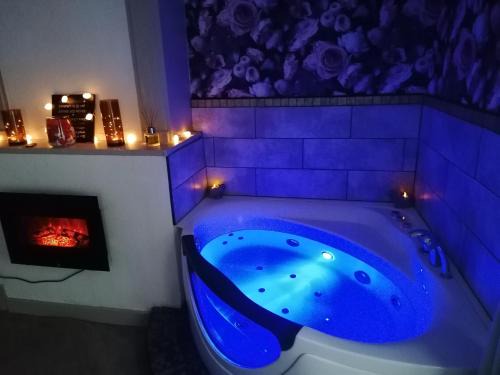 Luneville Apartment | L'atelier des rêves, balnéo, lit rond, centre-ville