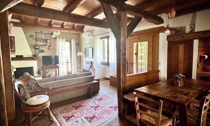 Tirano House | L'atmosfera di uno chalet di montagna alle porte del centro storico di Tirano