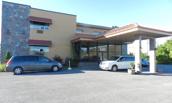 Dorval Hotel | L'Auberge de l'Aeroport Inn