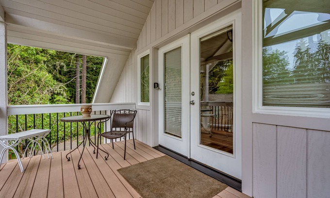 Alvadore Apartment | L & D North House - Apartment w/views of the Lake