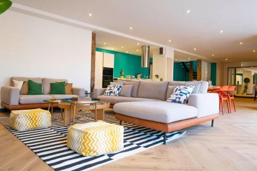 Acquigny Villa | L'Escapade d'Acquigny, Piscine, Foot Five, Salle de sport, BabyFoot