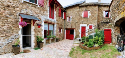 Pont-de-Salars Bed & Breakfast | L'Escapade de JOS , chambres et table d'hôte