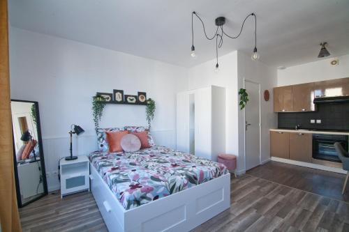 Saint-Andre-les-Vergers Apartment | L'Etudiant - Charmant studio à 7min de Troyes