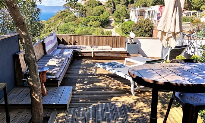 Ile du Levant Apartment | L'Oblade Apartment T2-37m2 Sea view Terrasse 30 m2 Air conditioned