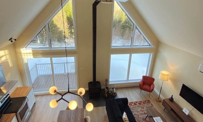 Petite-Riviere-Saint-Francois Ski Chalet | La Bellecôte | Détente en nature avec spa