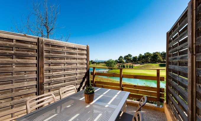 Cabries Apartment | La Cabre d'Or - Duplex climatisé avec piscine partagée