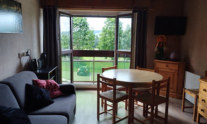 Metabief Apartment | La Campagnarde 1 st floor open view WIFI grt Offer 28-112 days + 2,90m2/palier