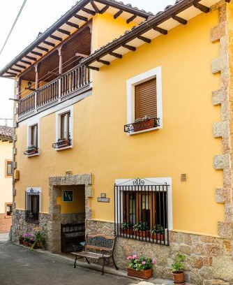 Santianes de Ola House | La Carteria casa rural