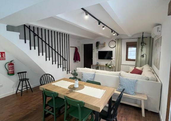 Simancas House | La Casa de la Calzada