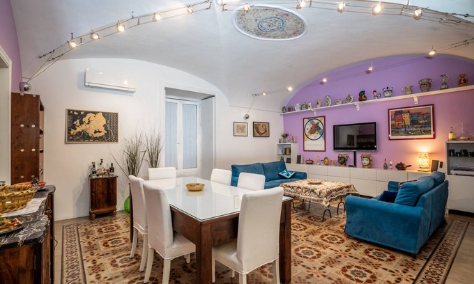 Old Town Apartment | La Casa di Ambra - Sicily -Catania CIN:IT087015C25MOLQSR8 CIR: 19087015C207987