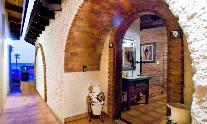 Las Gaviotas House | La Casa Flores - Las Gaviotas Mexican style casa.