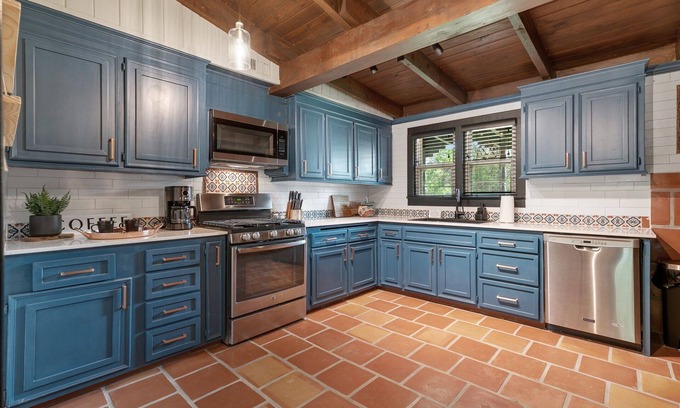 Fredericksburg House | La Casa | Hot Tub | Pool