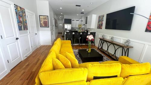 Woodlawn Apartment | La Casa Negra Chicago A Beautiful 3Bed 2Bath