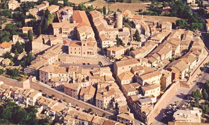 Mondolfo House | La Casetta, the charm of the historic center enclosed in a delightful home.