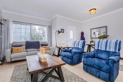 Fenais da Luz House | La Casita Felizola- Charming Coastal Escape