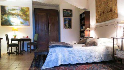Troo Bed & Breakfast | La cave de l'éperon