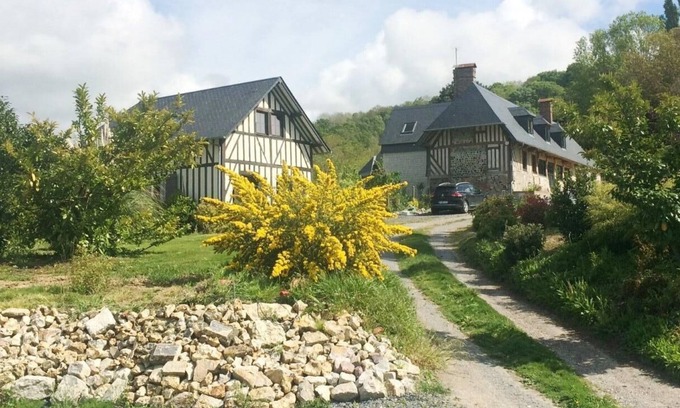 La Riviere-Saint-Sauveur House | "La Ferme aux Guignes" 5 minutes from HONFLEUR (St Sauveur River)