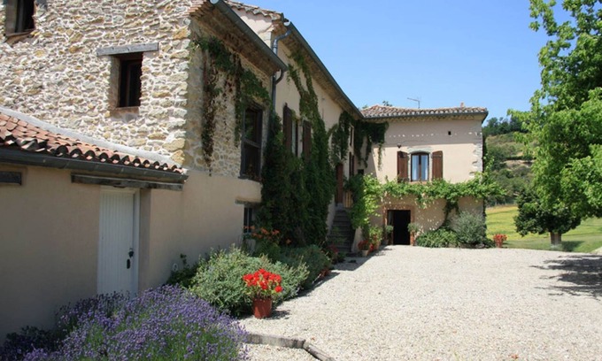 Puycalvel Apartment | La Ferme, Gîtes for 8 people