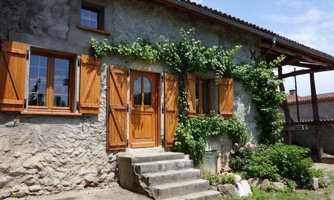 Nestier House | La Grange du Mont Arès, Nestier, at the foot of the Pyrenees