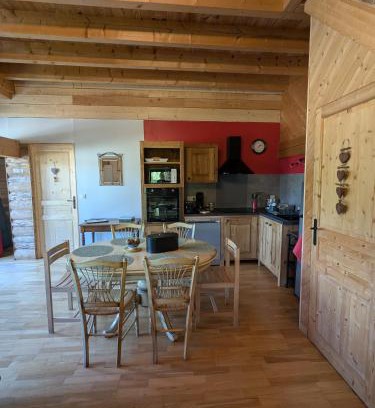 Le Noyer Apartment | La Grange