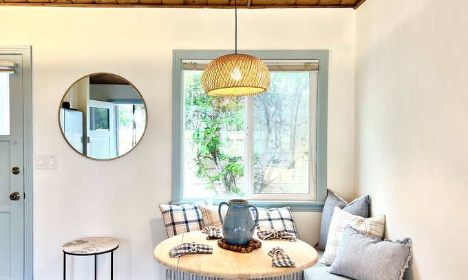 Village of La Jolla Cottage | La Jolla Sea Cottage - walk to the beach and downtown