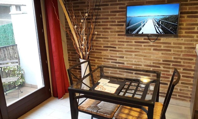 Vila-sana Apartment | La Llacuna