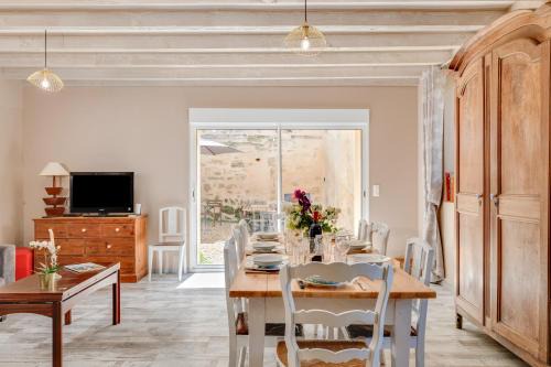 Petit-Palais-et-Cornemps House | La Longere Chateau Vieux Mougnac