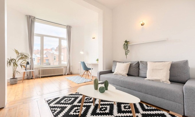 La Madeleine Apartment | La Madeleine-Beautiful bright two bedroom apart