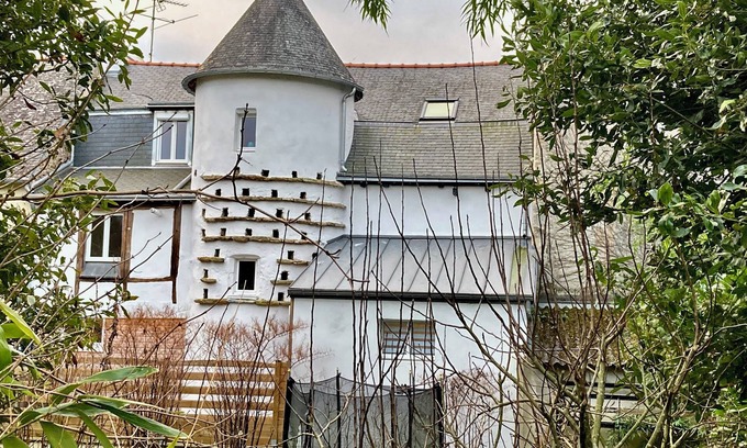 Quimperle House | LA MAISON D'ALPHONSE, 4* Charming, historic center