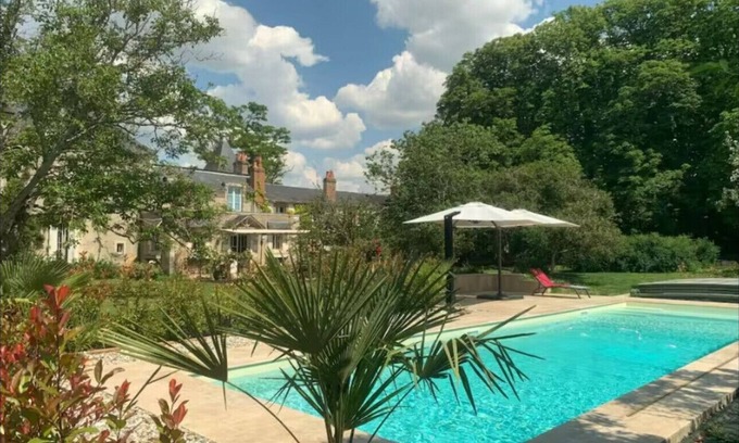 Bagneux Villa | La Maison de Philippine-Gite 22 pers-piscine-parc