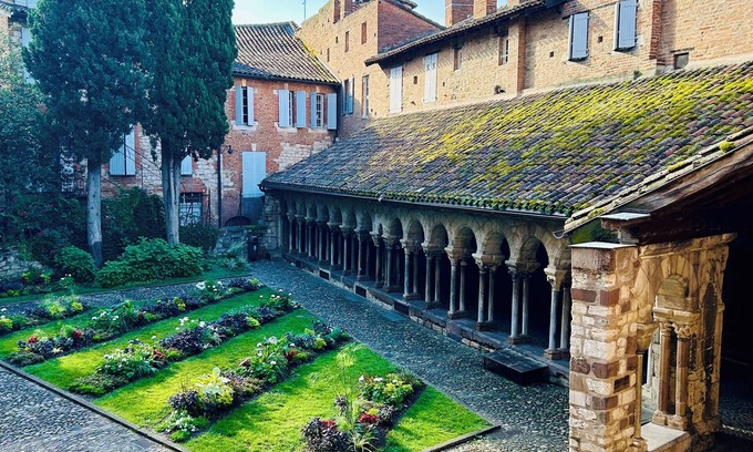 Albi Bed & Breakfast | La Maison du Prévôt, au Pied de la Cathédrale !