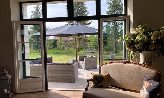 Mulsans House | La Maison Grande: Magnifique Corps de Ferme de 700m2 Entièrement Rénové, 14 Pers